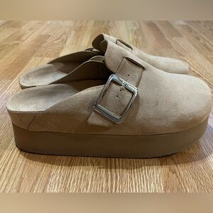 Madden Girl Tan Platform Buckle Clogs